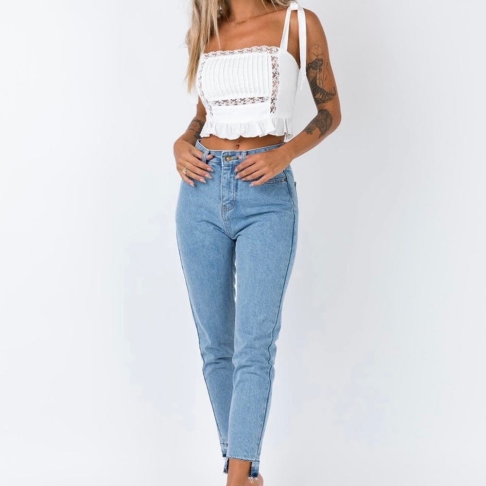 Princess Polly Lioness Light Was Cropped Denim Jeans - Size M